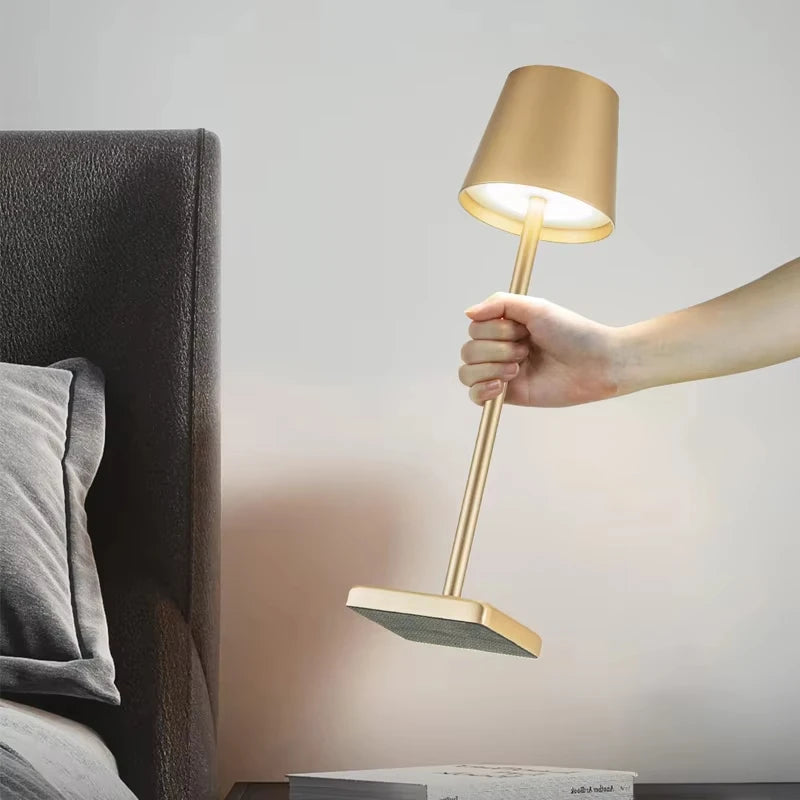 Tokio LED Tischlampe – Dimmbar, kabellos & per Touch steuerbar