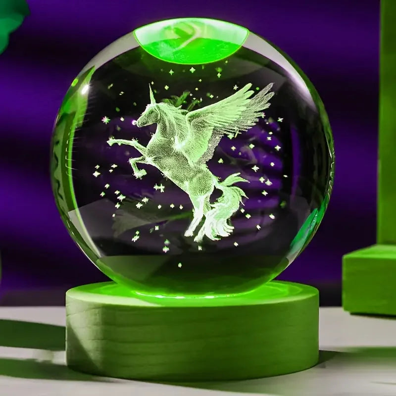 Madrid Nachttischlampe – 3D Kristallkugel Einhorn mit LED Holzsockel