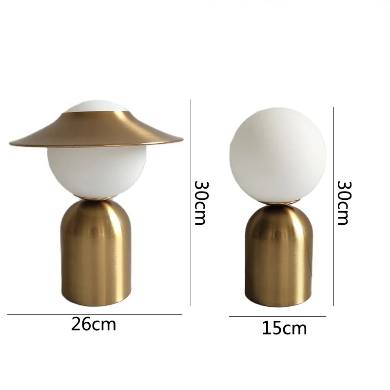 Paris Nachttischlampe – LED in Gold aus Metall