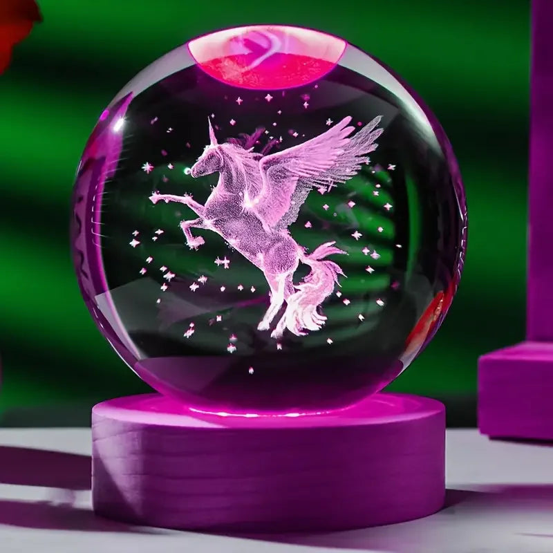 Madrid Nachttischlampe – 3D Kristallkugel Einhorn mit LED Holzsockel