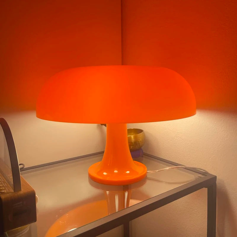 Amsterdam Nachttischlampe Pilzform – LED Lampe in Elfenbein