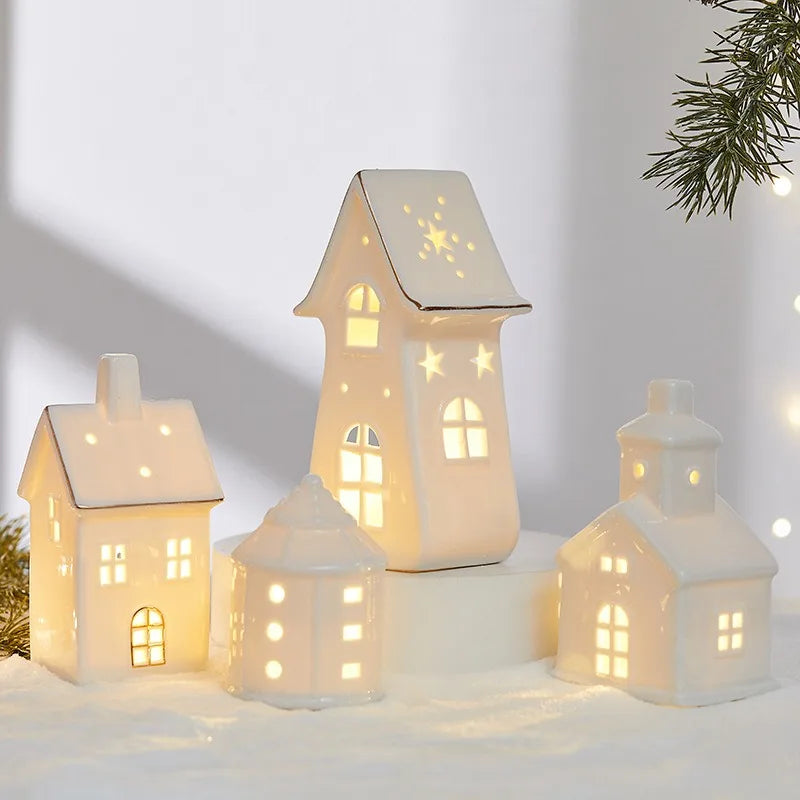 Leuchtendes Weihnachts-Dekohäuschen aus Keramik